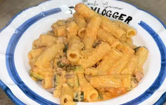 Ricette di cucina semplici spiegate passo passo con foto e video. Scopri ricette sfiziose per antipasti, primi, secondi, contorni e dolci!