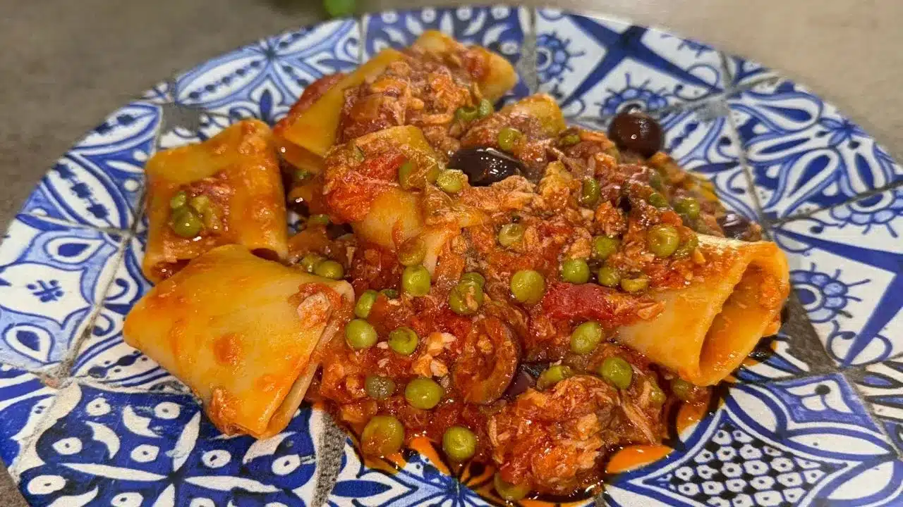 Ricette di cucina semplici spiegate passo passo con foto e video. Scopri ricette sfiziose per antipasti, primi, secondi, contorni e dolci!